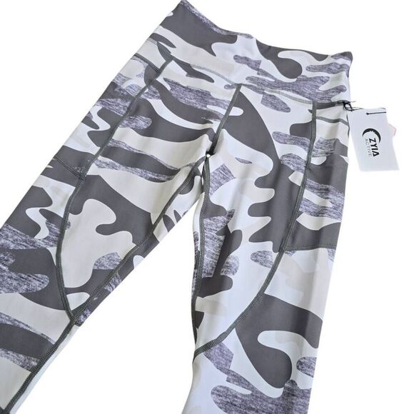 ZYIA Active‎ Light n Tight Hi Rise Capri Leggings Women's 4 Camo Pockets Stretch - Picture 2 of 6